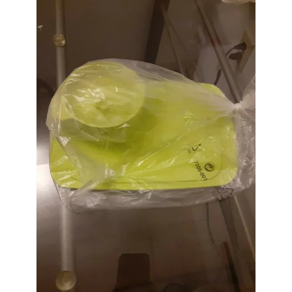 Tupperware Pocket Turnover Empanada Sandwich Pie Maker 2 PC SET Margarita